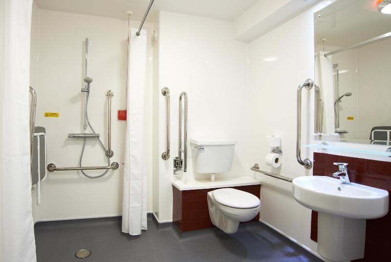 Travelodge London Richmond Central מראה חיצוני תמונה